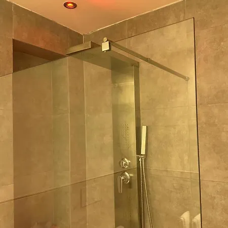 New Apartment-sotto La Torre شقة